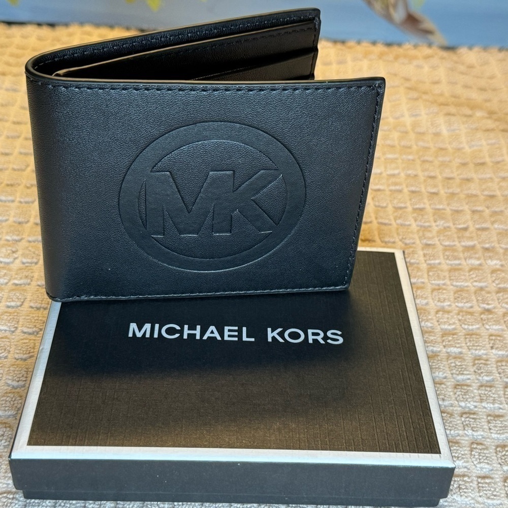 Michael Kors Men’s Slim Billfold Wallet Black NWT - Picture 1 of 2
